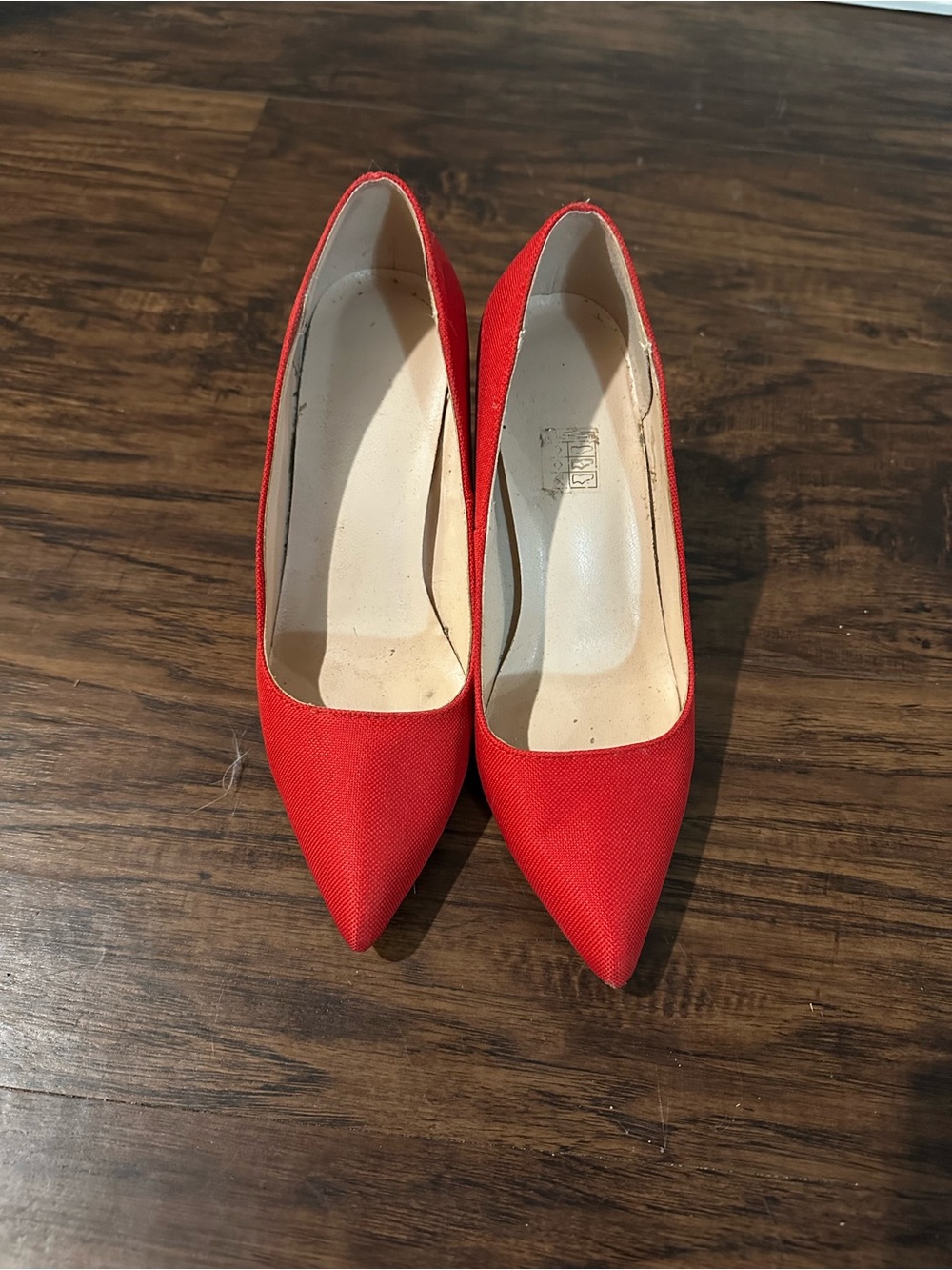 Red Pointed-Toe Women's Pumps